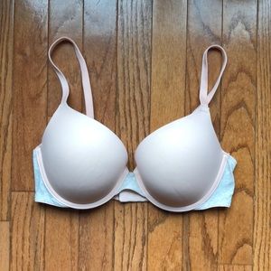 Pink Victoria’s Secret size 34D push up bra